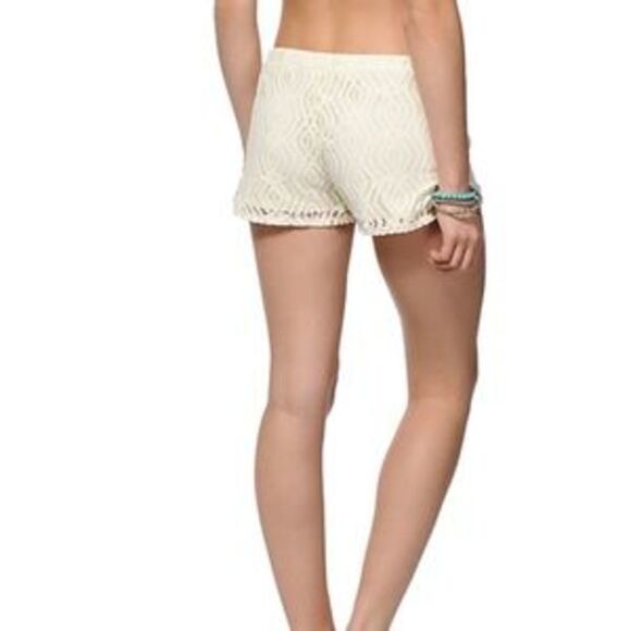 Lace shorts - Picture 2 of 4